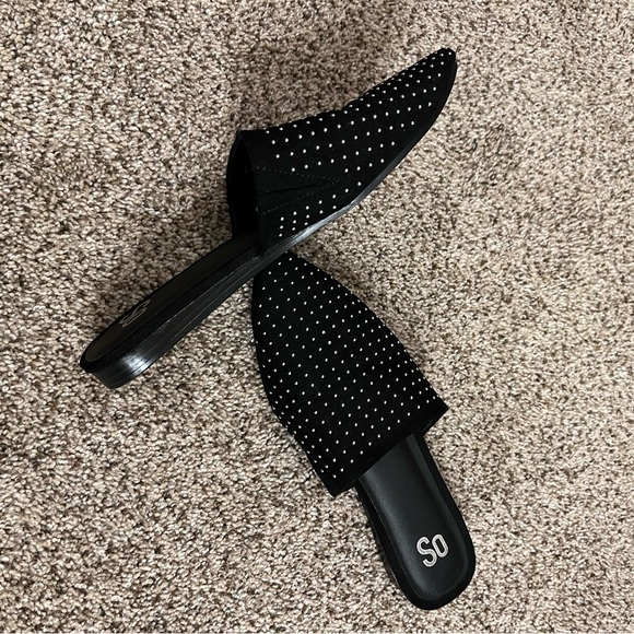SO Black Pointed Toe Studded Mules - Picture 4 of 5